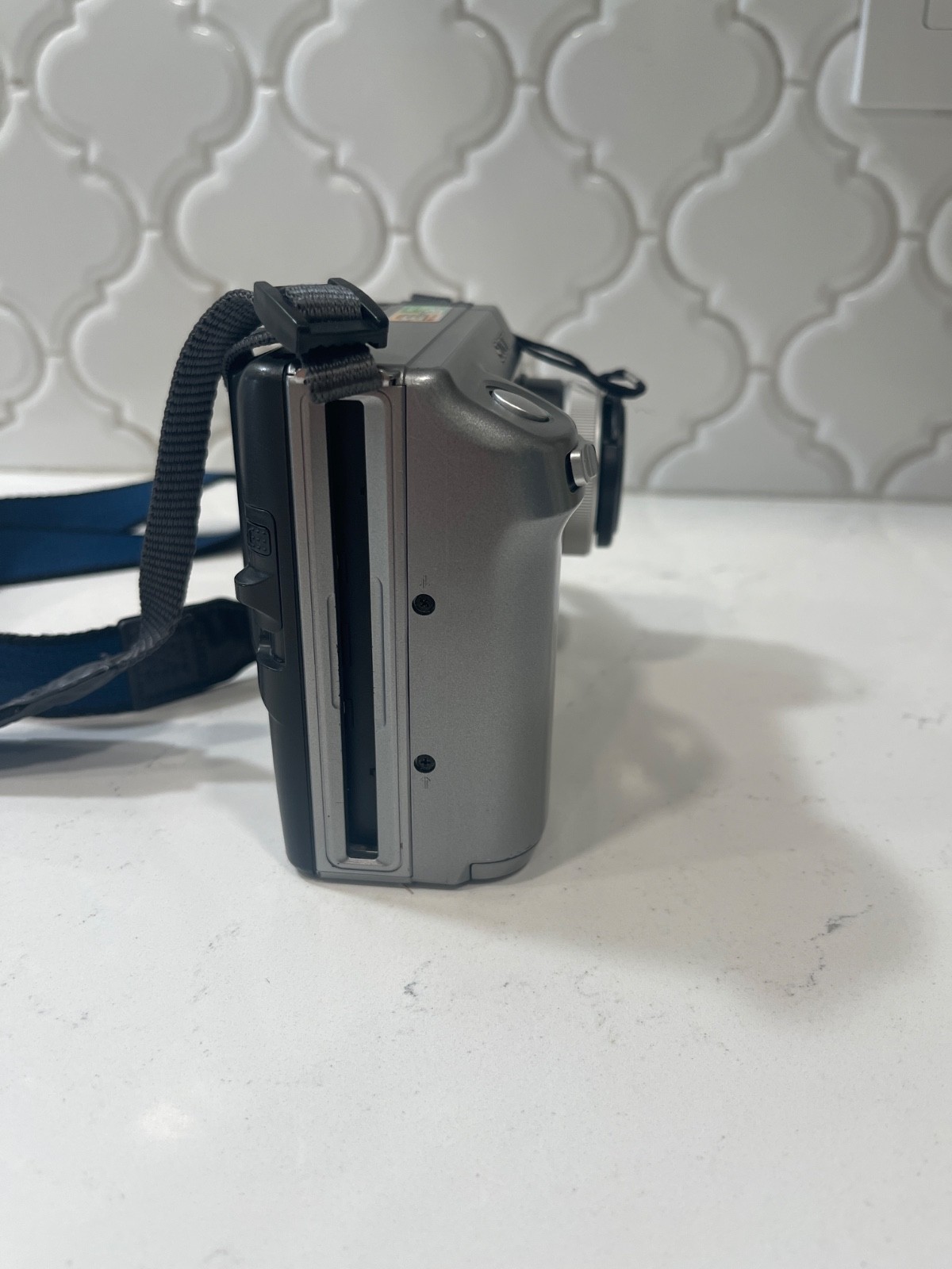 Sony Mavica MVC-FD90 1.6MP Digital Camera – Black comes with bag