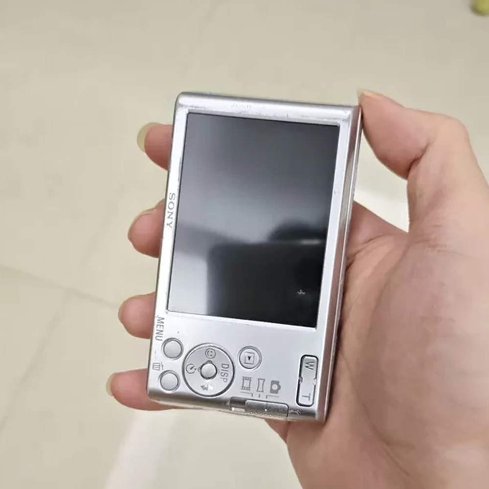 Sony DSC-W830 Cyber-Shot 20.1MP 8X Optical Zoom Digital Camera English Silver