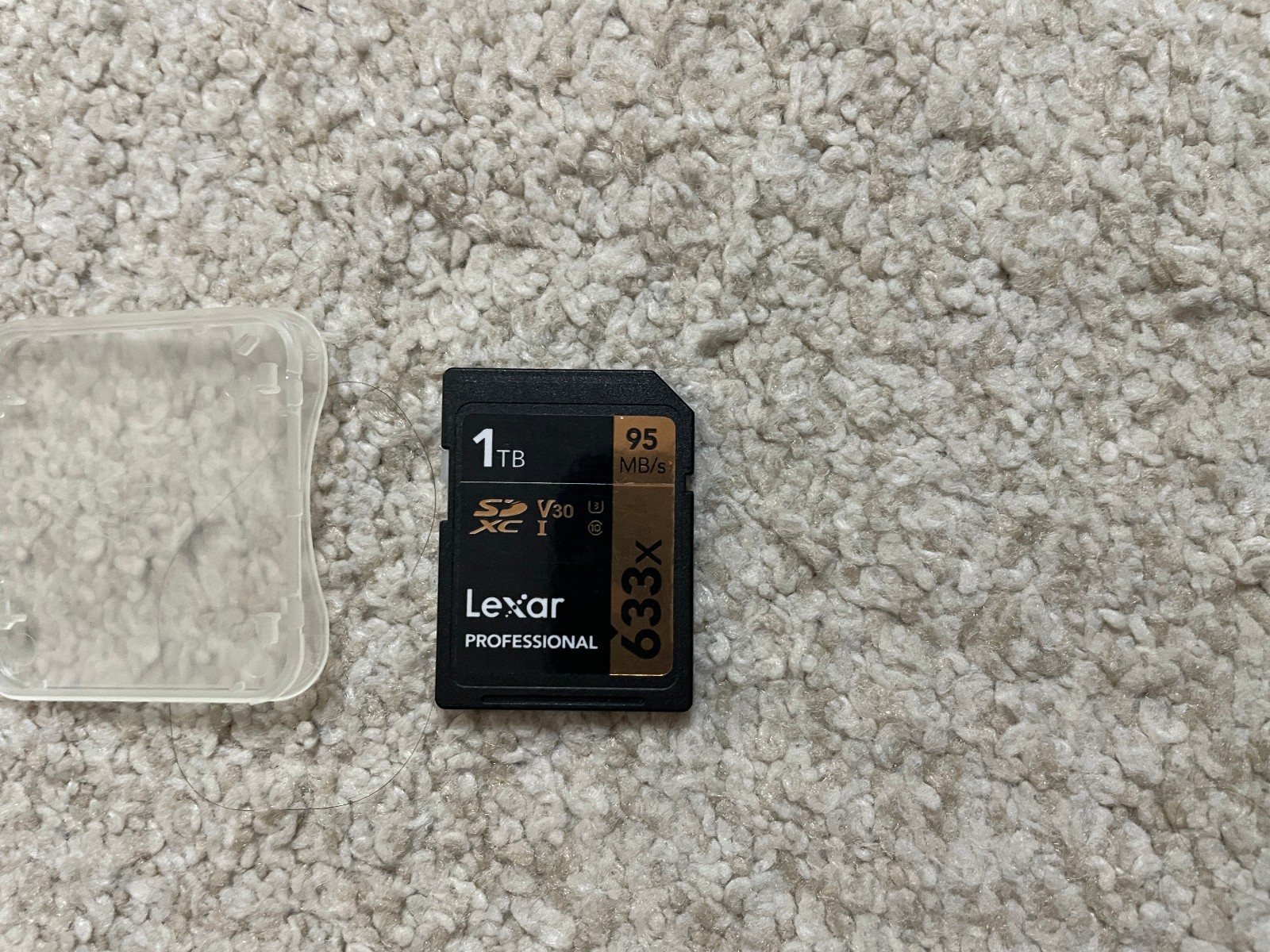 Lexar 1TB 633x UHS-I SD card EUC!