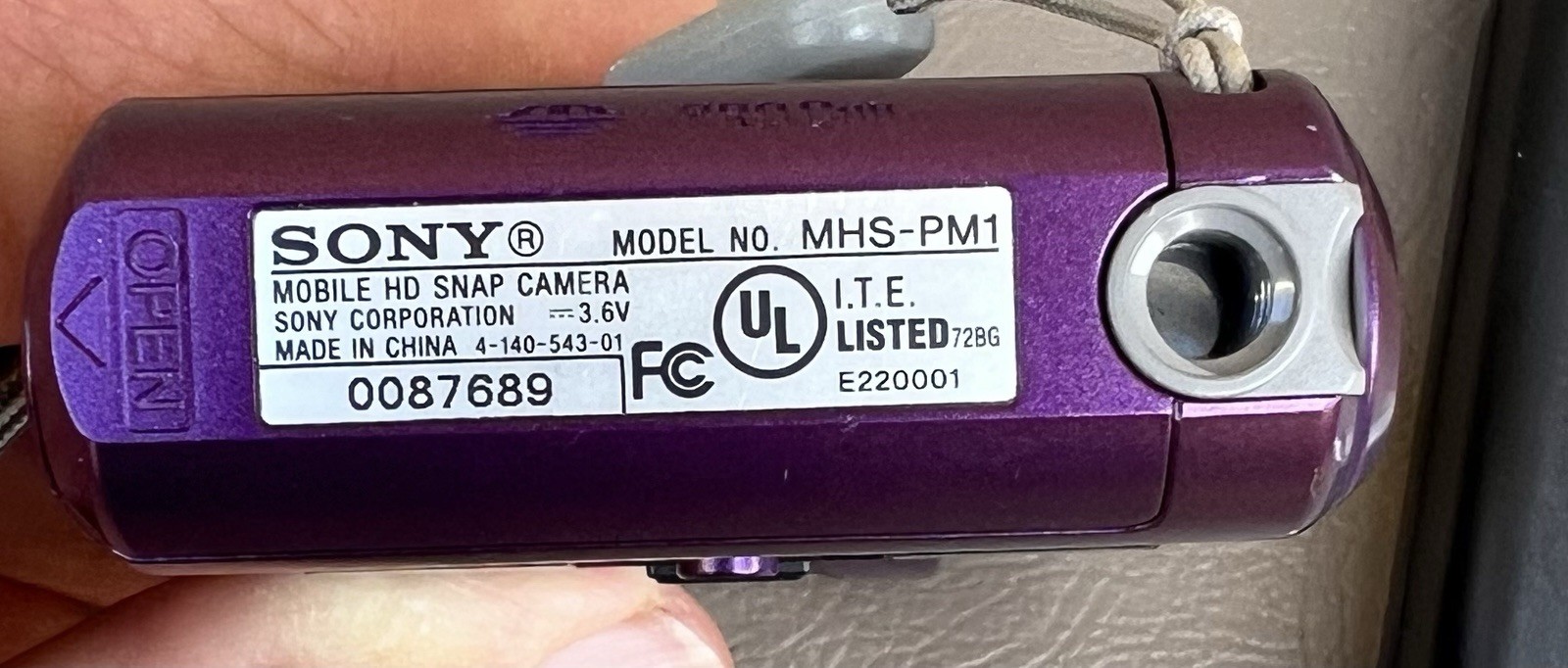 Sony Webbie HD MHS-PM1 High Definition Camcorder 4GB Memory Stick Pro Duo READ
