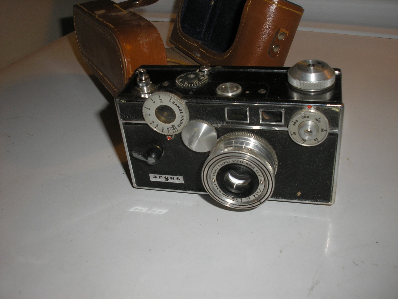 Vintage UNTESTED Argus Brick Camera Coated Lens with case LOT C Free SHIPPING