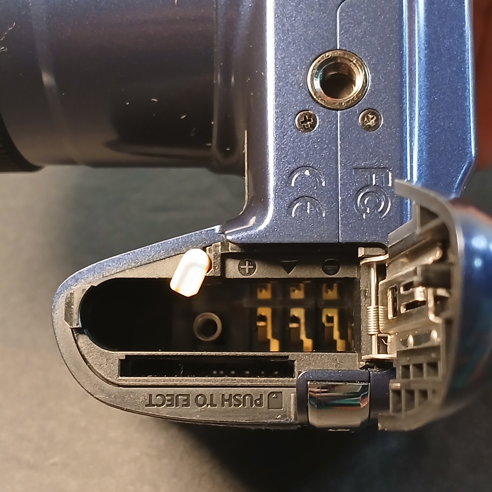 Kodak PIXPRO AZ528 16MP Bridge Camera – Midnight Blue AS IS FOR PARTS – READ