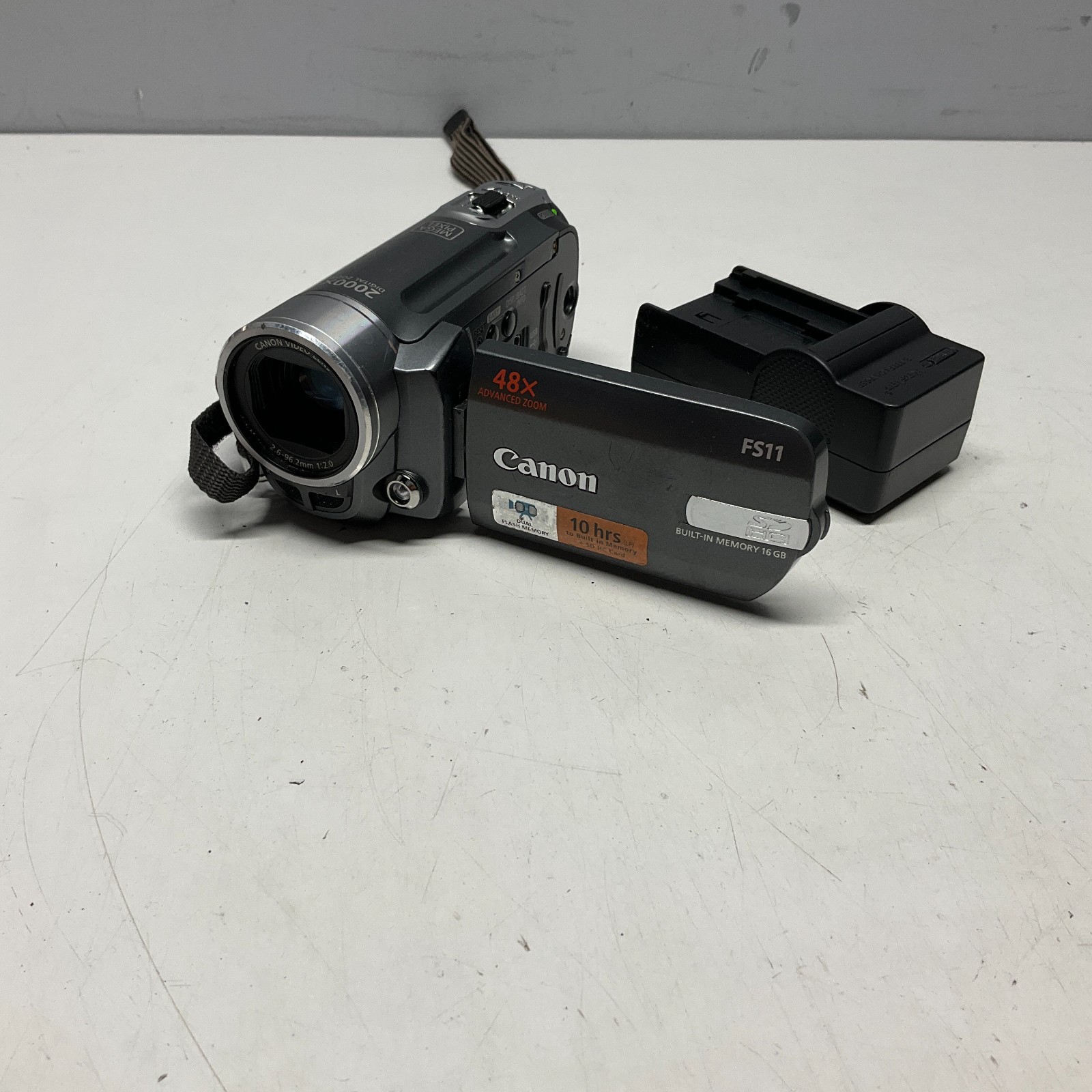 Canon FS11 Standard Definition Camcorder (Gray) 16GB Internal Storage Tested