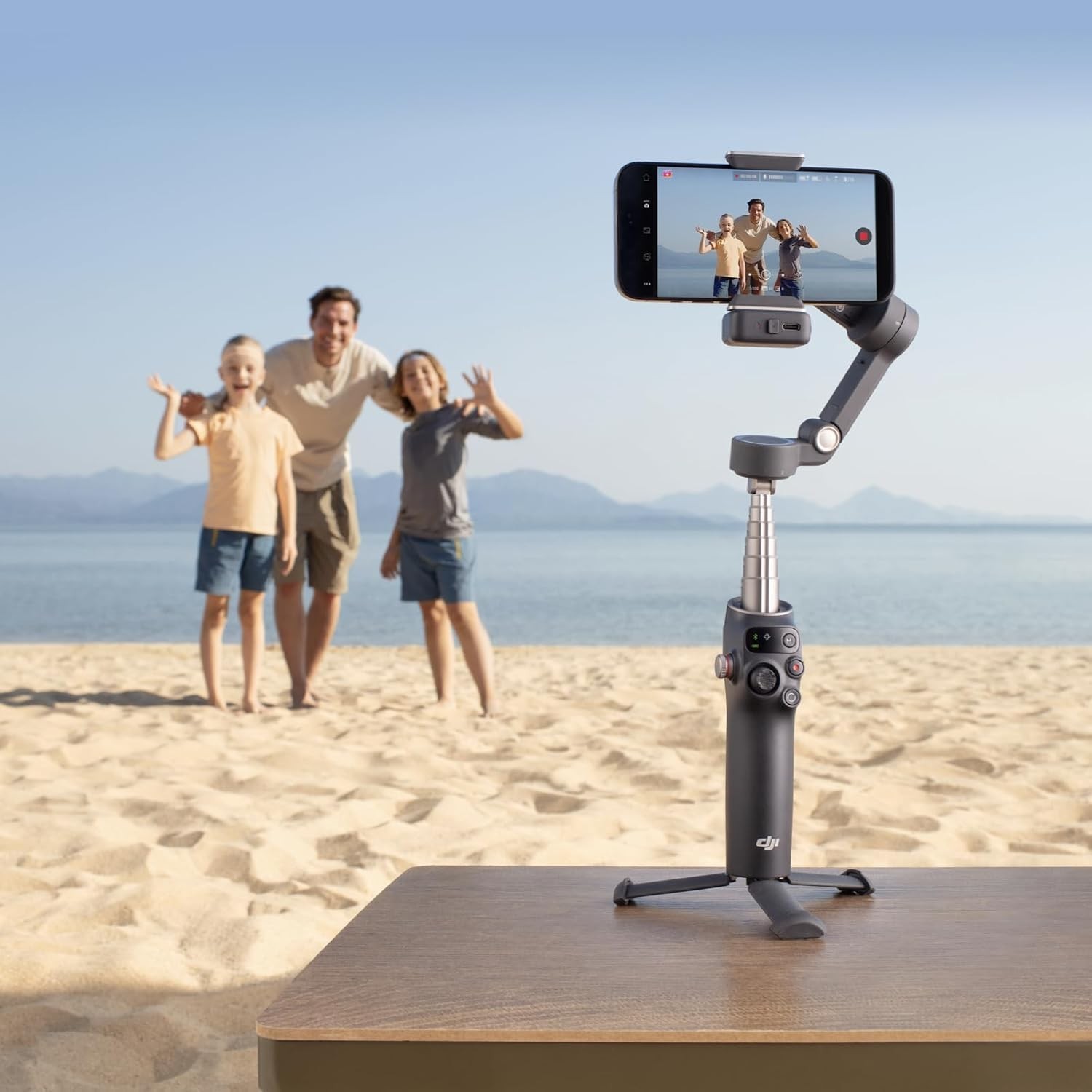 DJI Osmo Mobile 8 Gimbal Stabilizer for Phone AI Native Tracking with Audio & L
