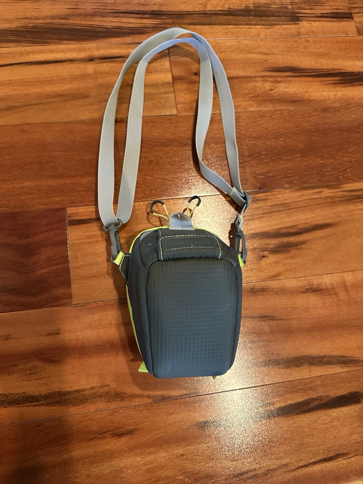 Osprey Ultra Light 4.2oz Camera Case 6x5x6 Large SLR Padded Backpacking Travel