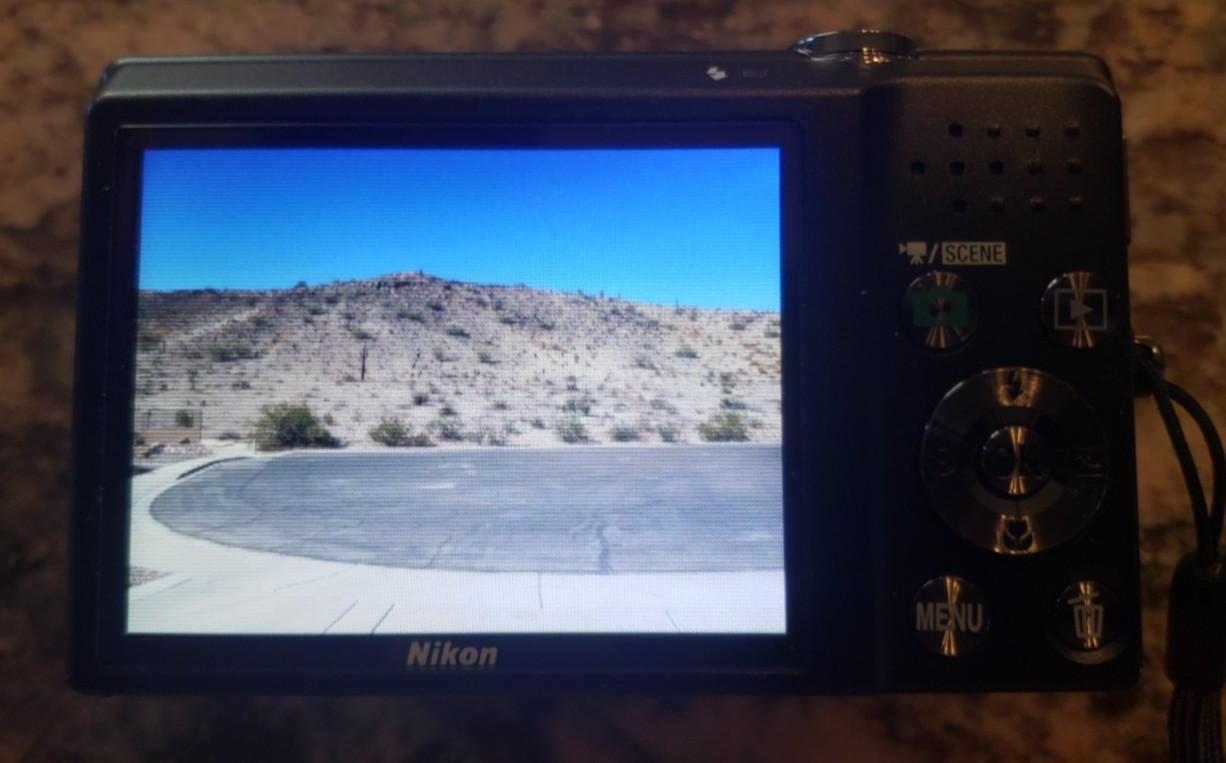 Nikon Coolpix S570 12 Megapixel Digital Camera wAccesories – Works Great