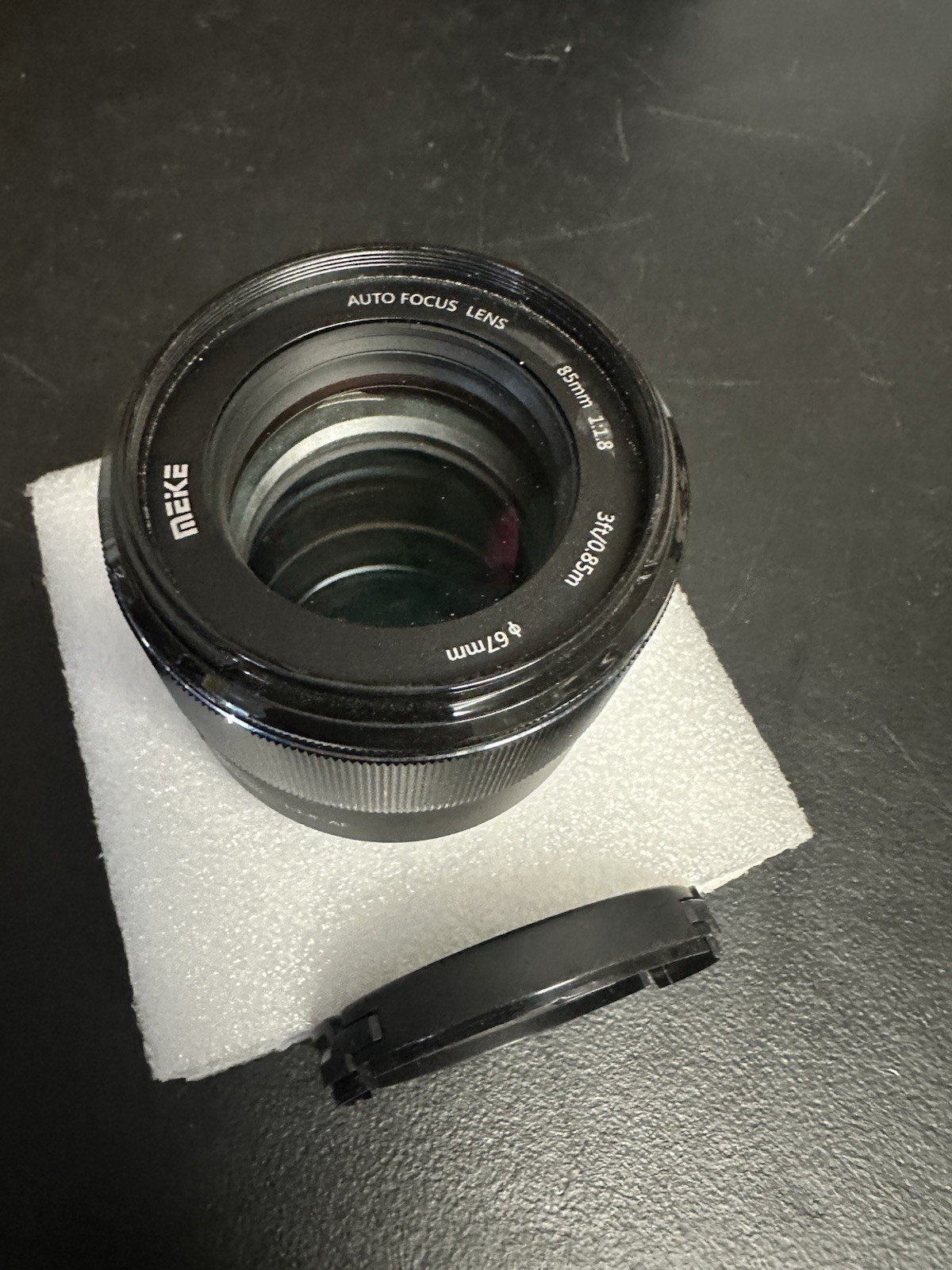 Meike 85mm f1.8 Portrait lens for Canon EF Mount, Hood+Caps