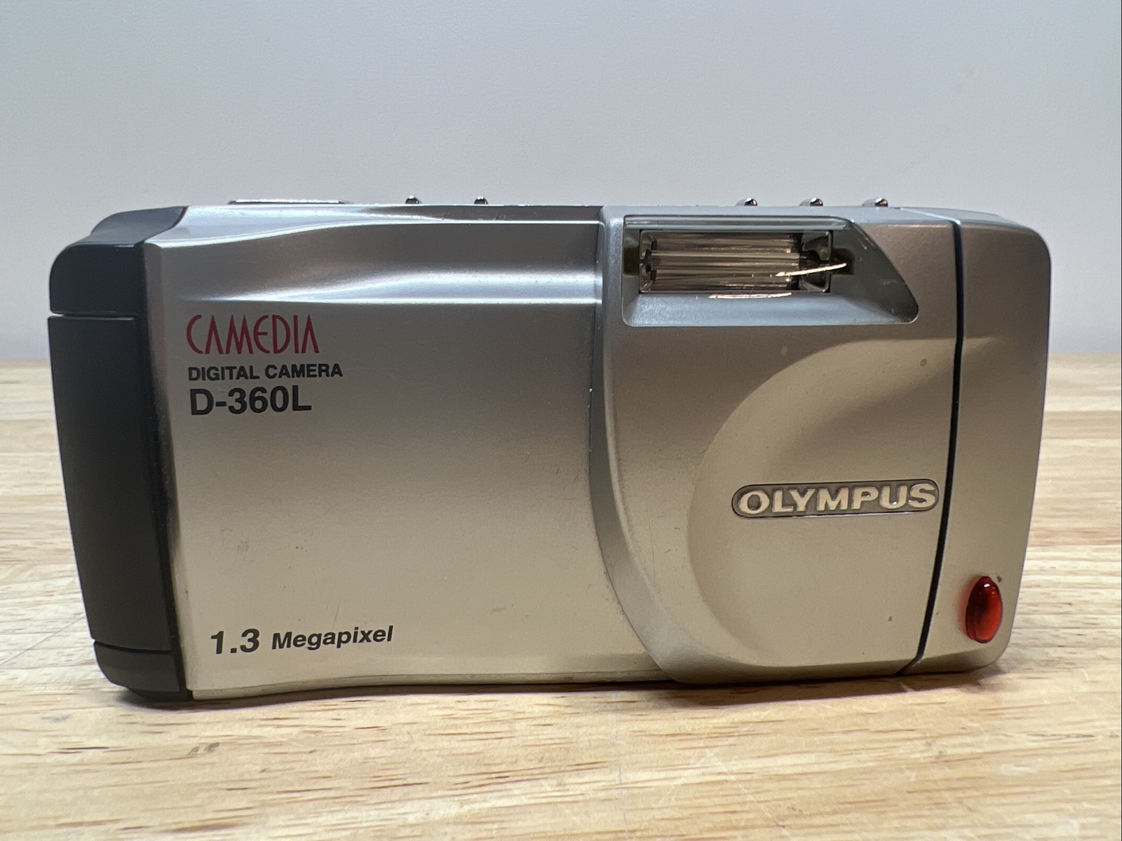 Olympus CAMEDIA D-360L 1.2MP Digital Camera – w smart media card m-8p
