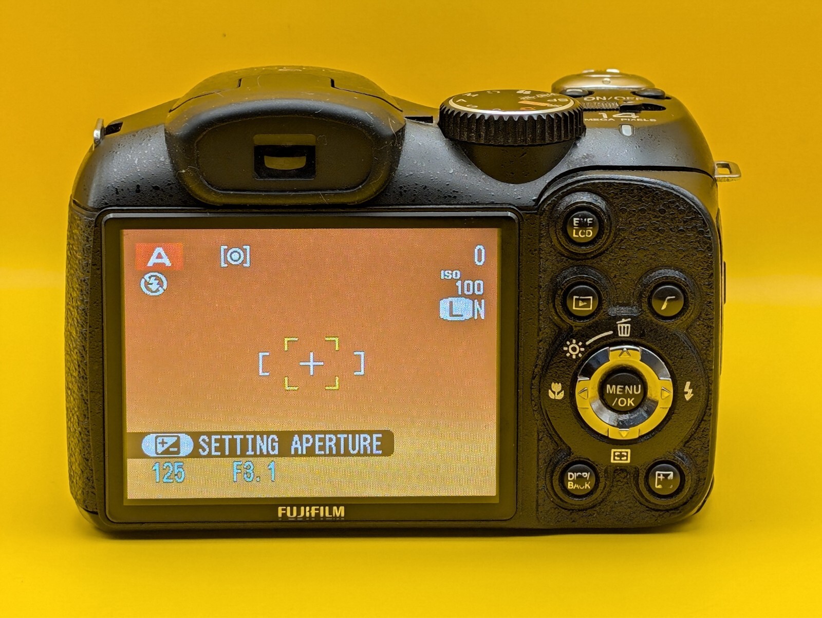 Fujifilm FinePix S2950 14mp