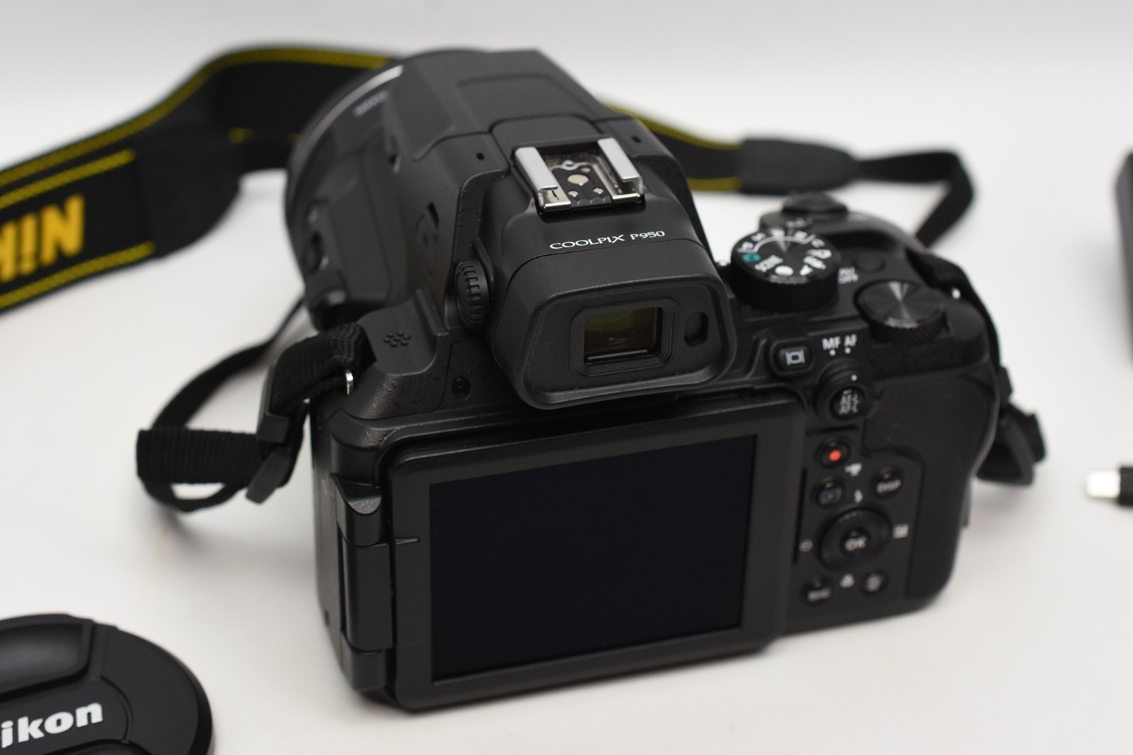 Nikon Coolpix P950 Digital Camera 83x Optical Zoom 16MP 4K Wi-Fi – EXCELLENT