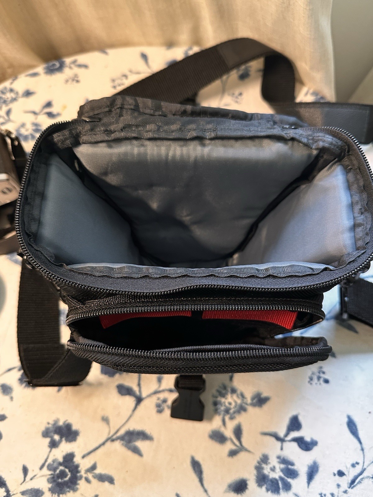 Nikon Z fc Camera [MINT] + NIKKOR Z 28mm f/2.8 SE + Tamrac Camera Bag