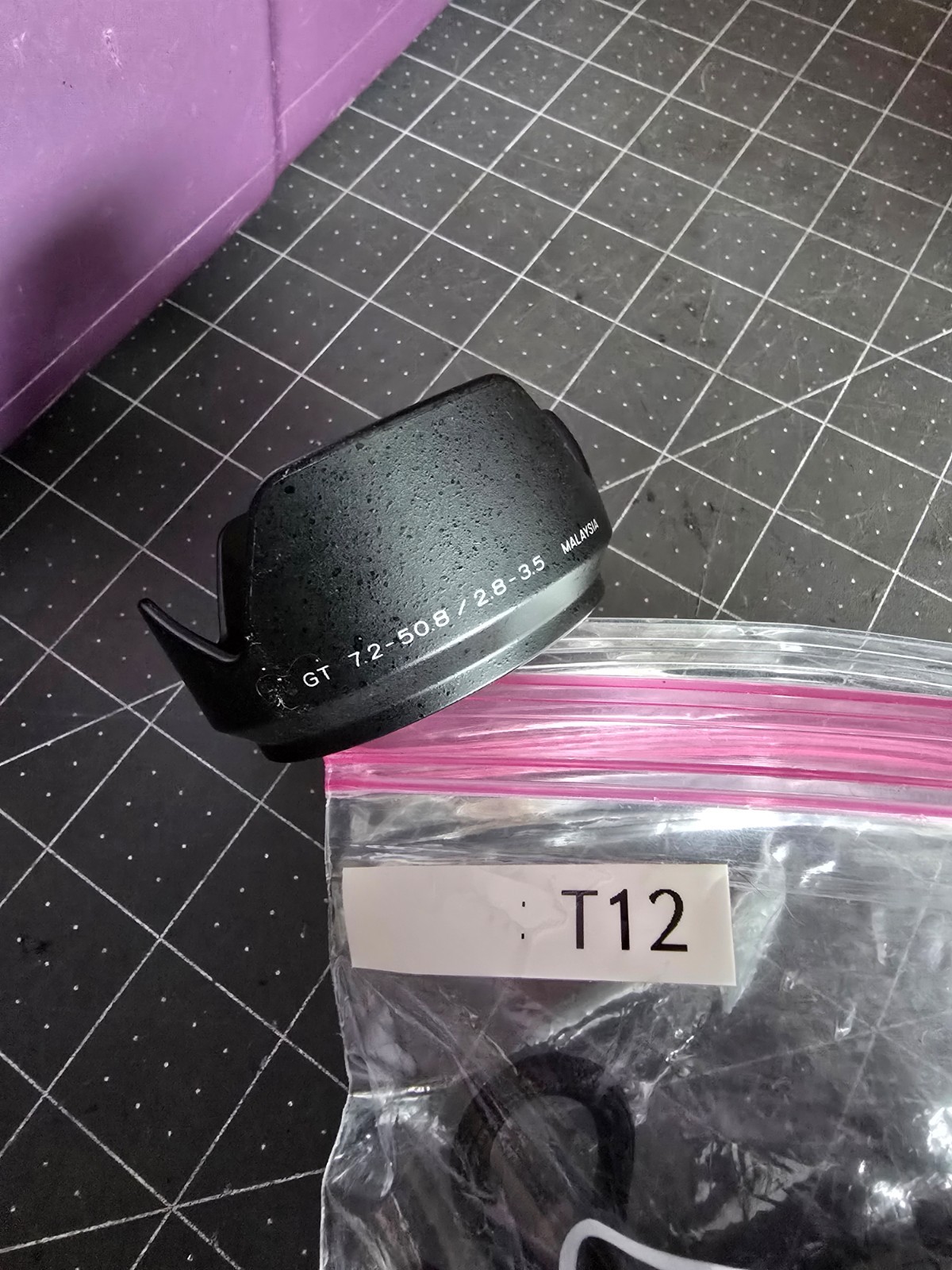 Minolta GT 72-50.8 / 2.8 – 3.5 Flower Lens Hood Shade Made in Malaysia