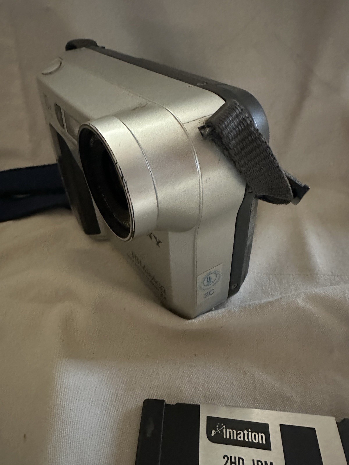 Sony Mavica MVC-FD71 Digital Camera/ Battery/ Sony Mavica Bag Vintage/DWk175