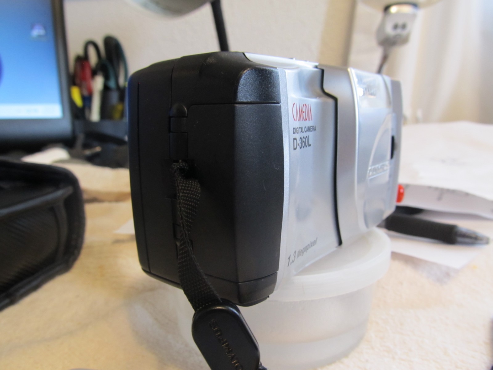 EXCELLENT Olympus Camedia D-360L 1.3 Megapixel With 8 & 32 mb Cards TESTED