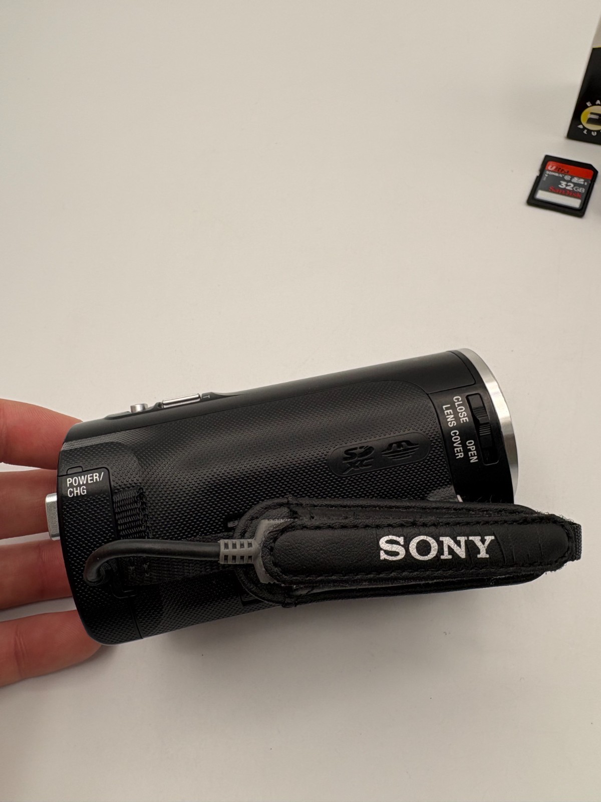 Sony Handycam HDR-CX220 Handheld Full HD Video Camera Camcorder Black Bundle