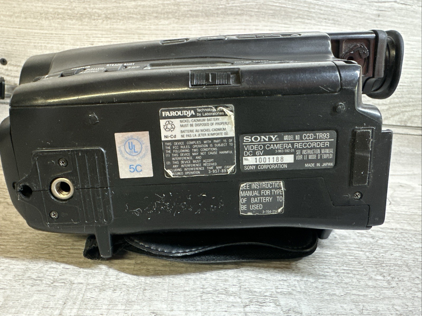 Sony Handycam Video8 CCD-TR93 Camcorder SteadyShot 24x Digital Zoom Black No Bat
