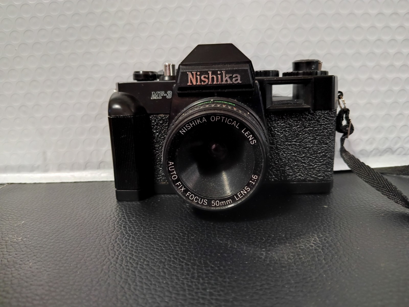 Nishika MF-3 35mm Film Camera w/Auto Fix Focus 50mm F/6 Lens UNTESTED 1980s