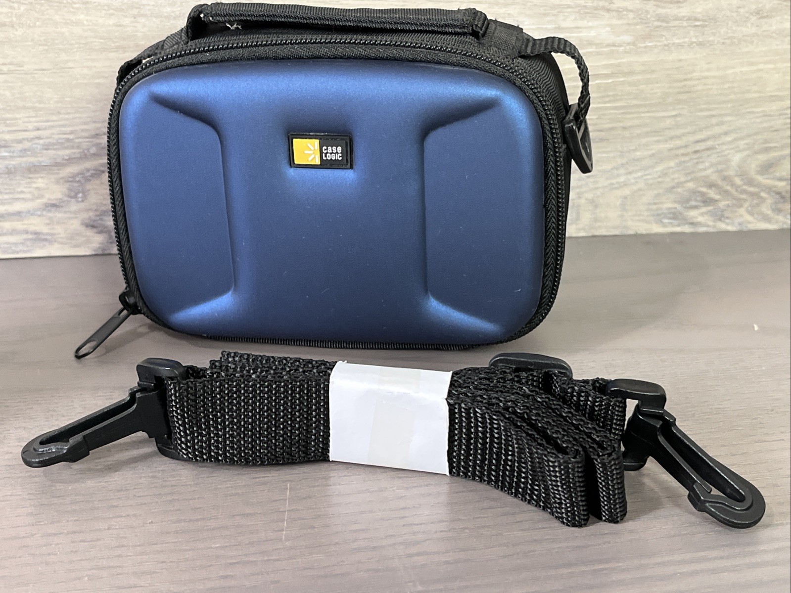Canon PowerShot G10 Camera Bundle 2 Batteries, 32gb Sd card, Charger, Case