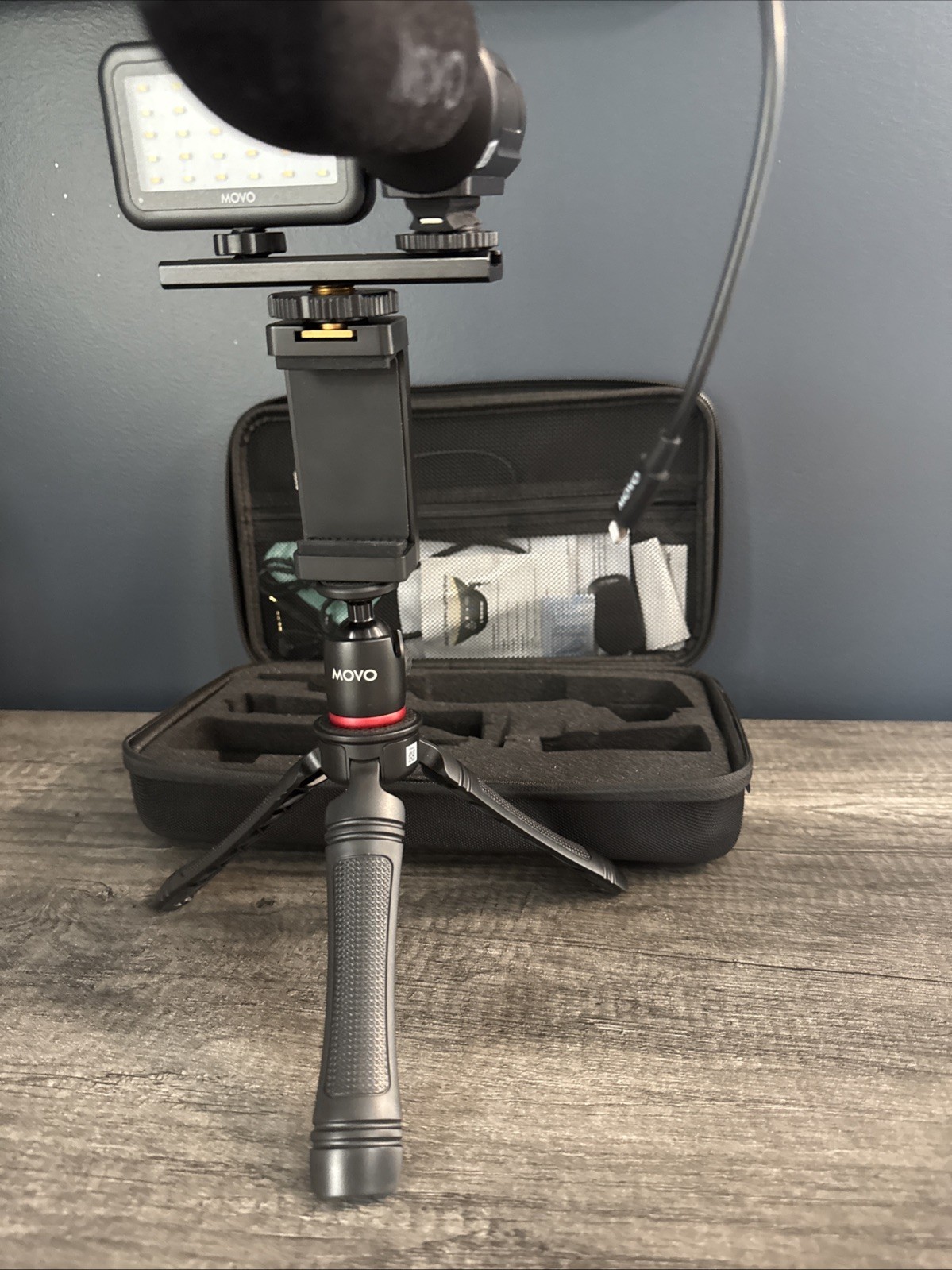 Movo iVlog-Interview iPhone Vlogging Kit with Mic, Phone Mount, Tabletop