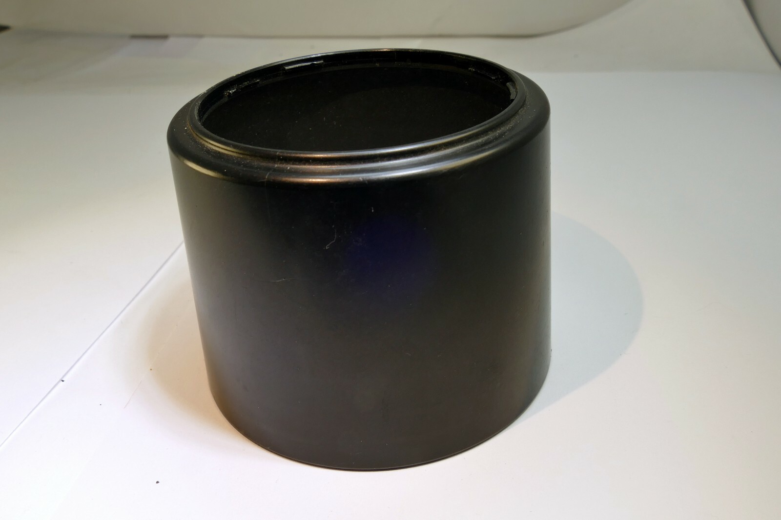 60mm Lens Hood Shade twist on type plastic