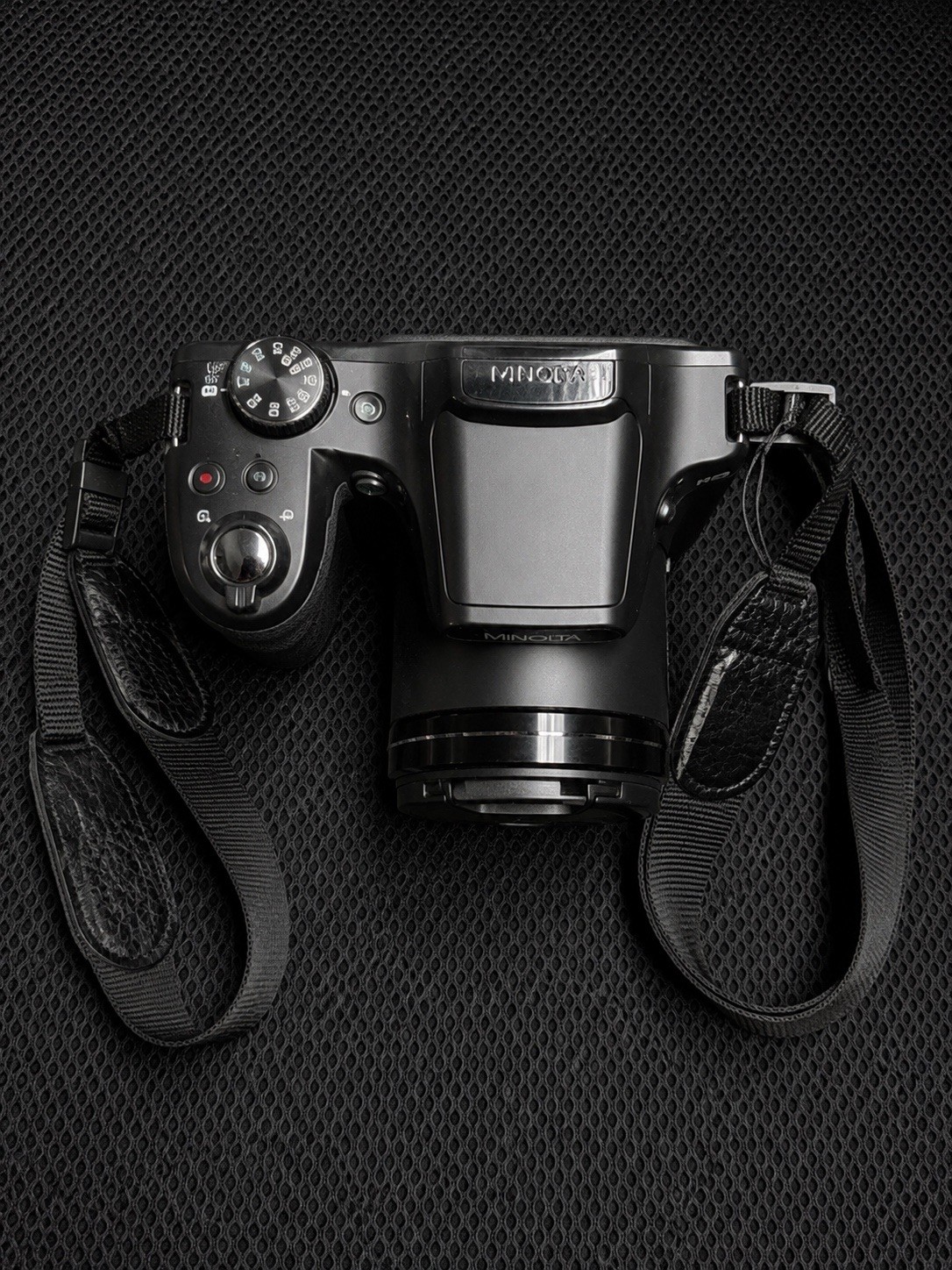 Konica Minolta MN35Z-BK 20 MP Bridge Digital Camera – Black