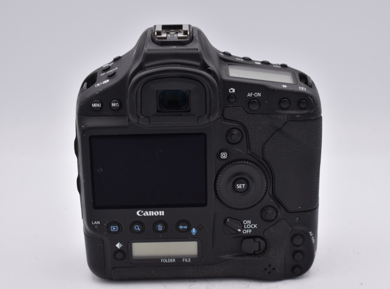Canon EOS 1DX DSLR Camera Body {18.1MP} (For Parts and Repair)