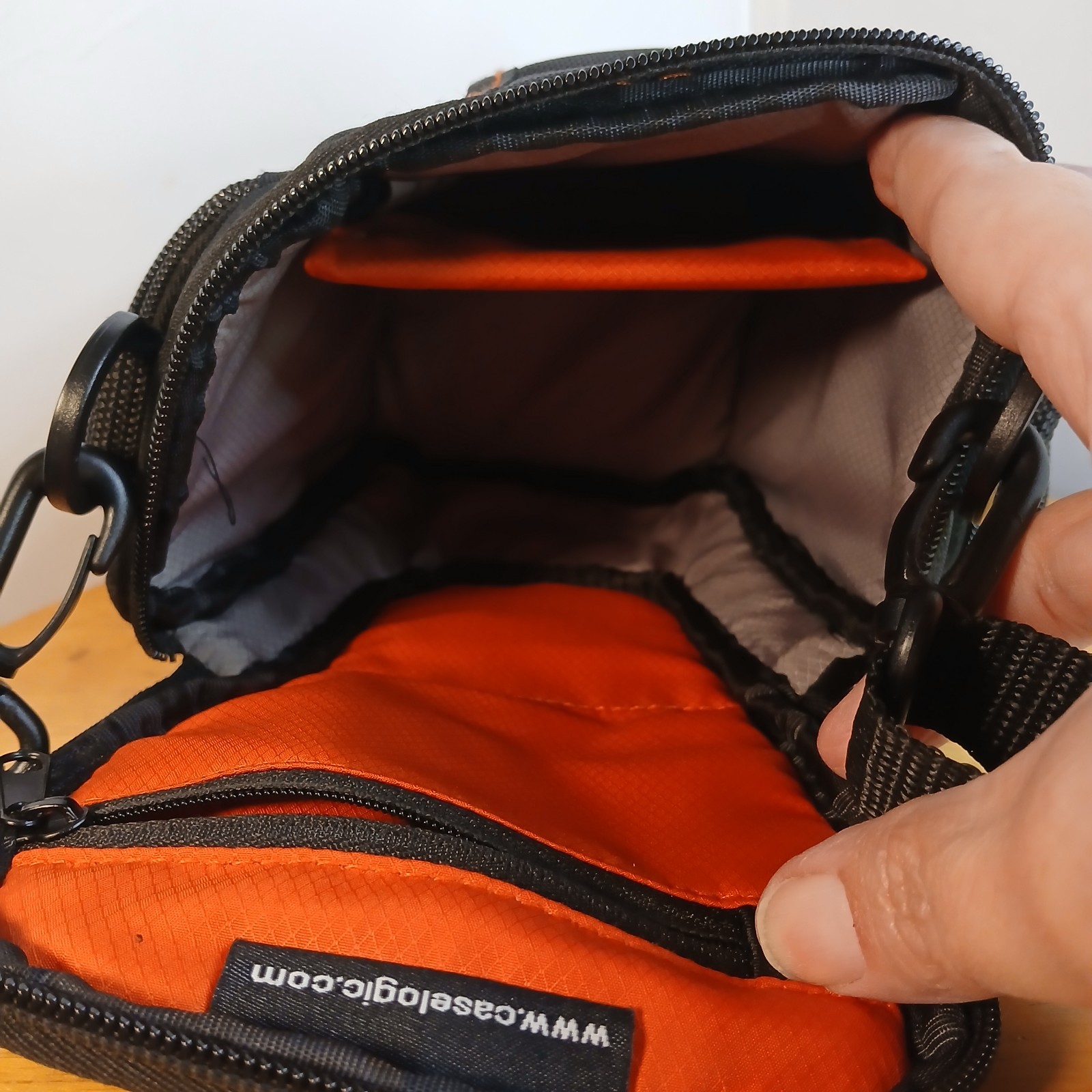 Case Logic Padded Camera Carry Shoulder Bag Belt Loop & Accessory Compartments