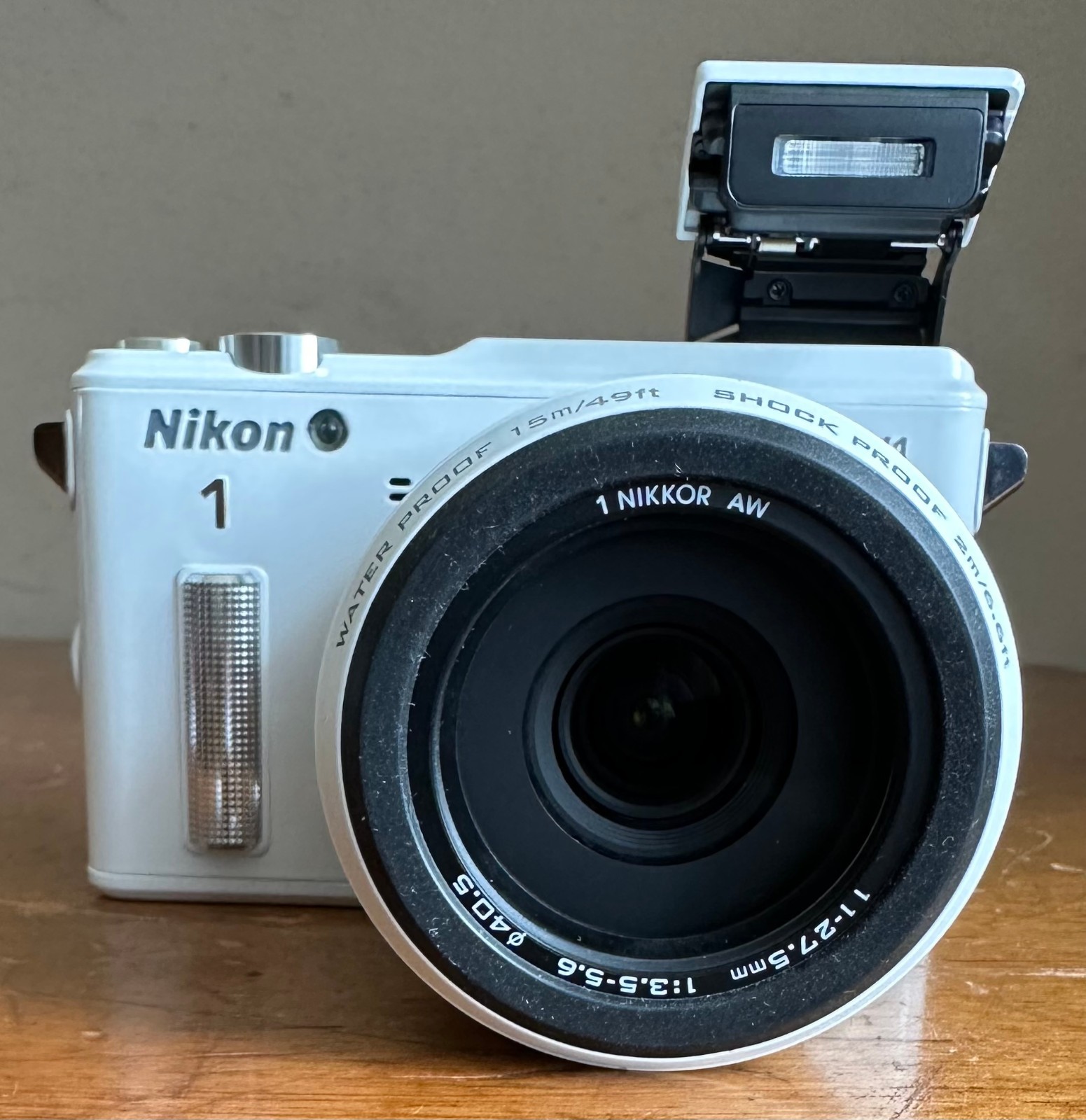 Nikon 1 AW1 14.2MP Shockproof Feezeproof Rugged Digital Camera w/11-27.5mm Lens
