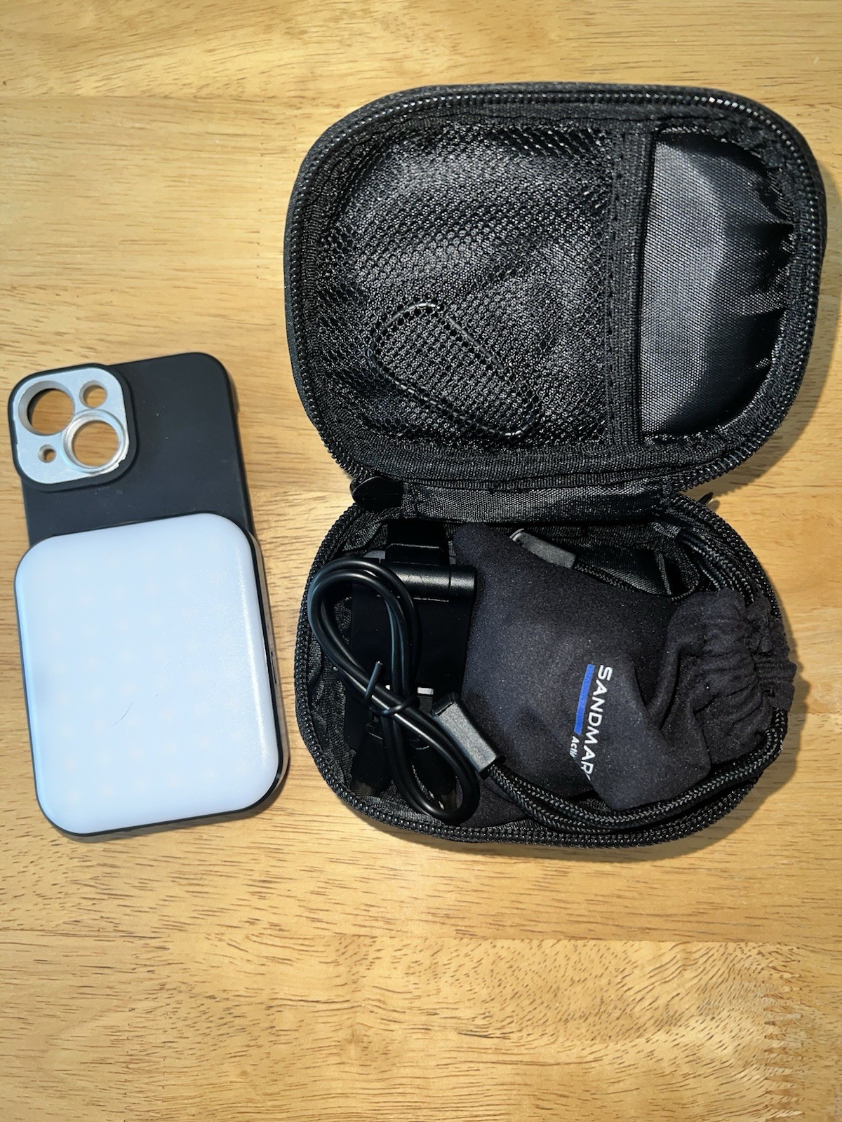 SANDMARC 100mm Macro Smartphone Lens Kit Clip-On Multi-Coated w/ Pouch Caps