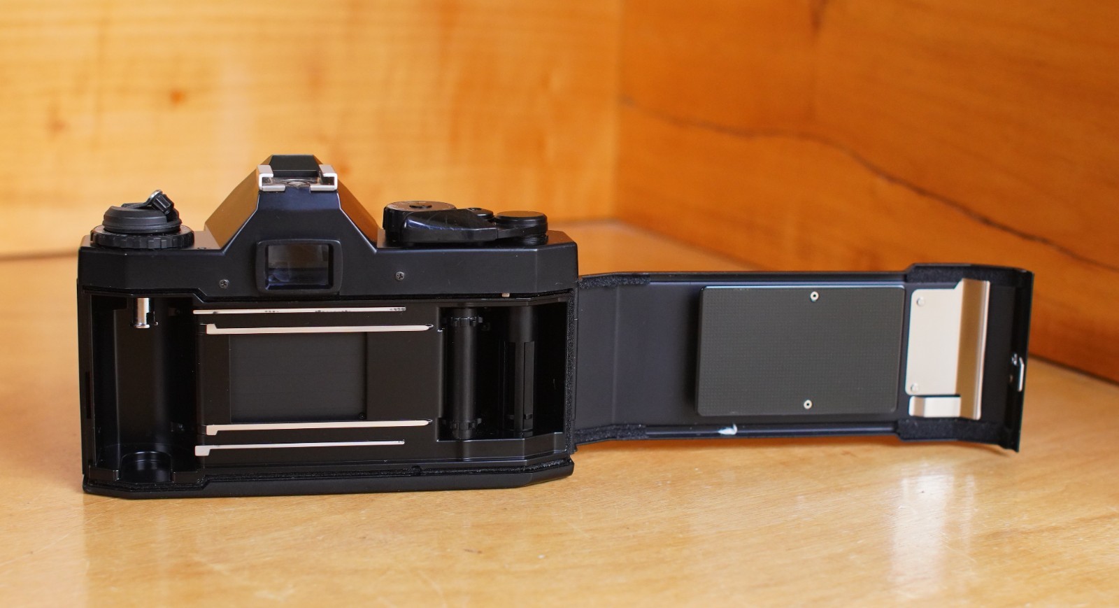 Nova XP2 35mm Film Camera w/ Fast 50mm F2.0 Lens Working KT