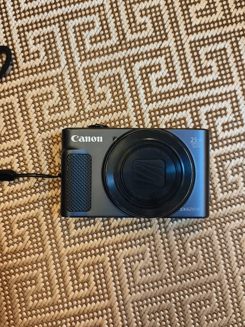 Canon Powershot SX620 HS Compact Digital Camera with 20.2MP 25x Optical Zoom