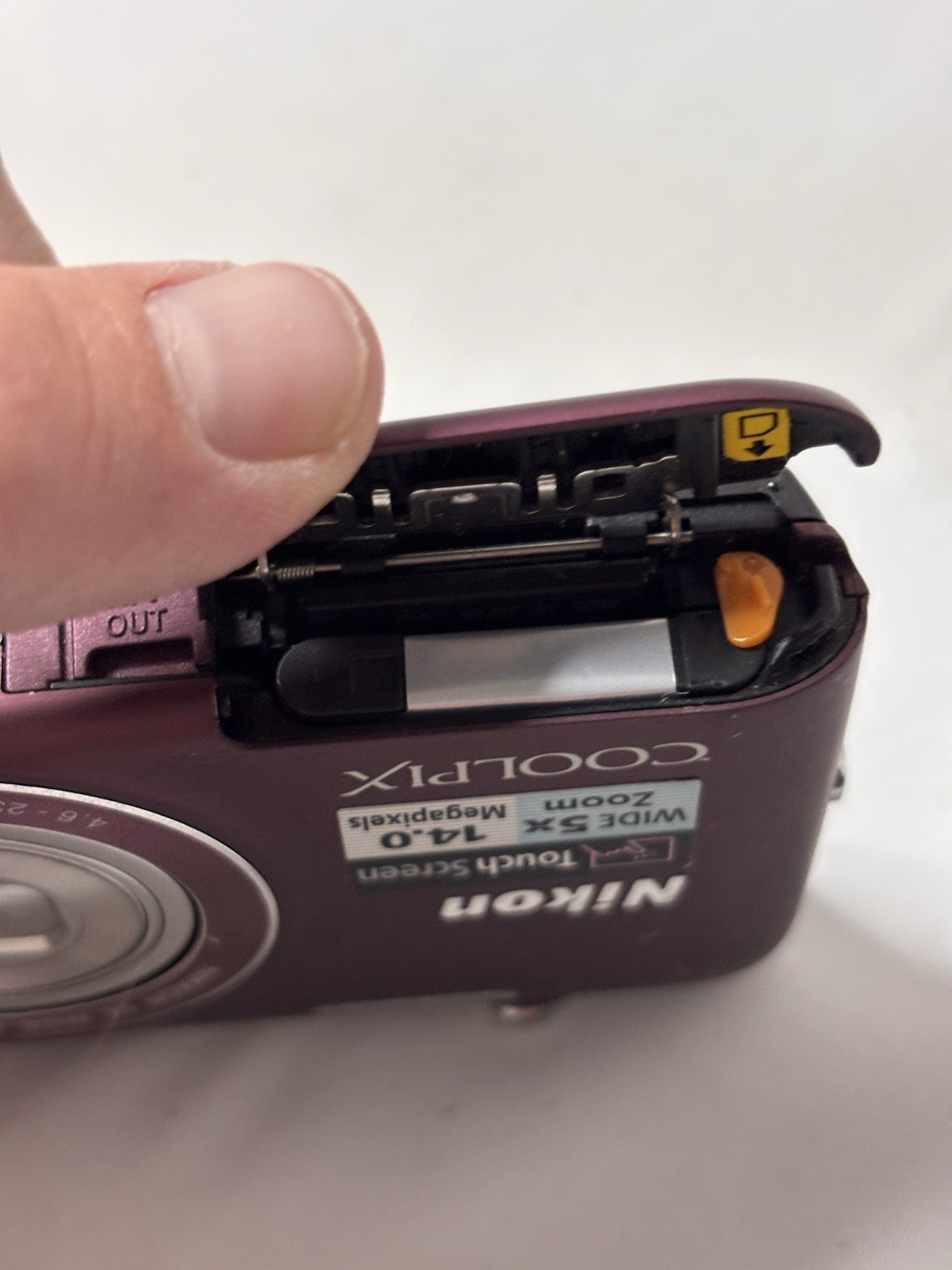 Nikon COOLPIX S4100 Digital Camera 14.0 MP 5x Optical Zoom Purple Built-in Flash