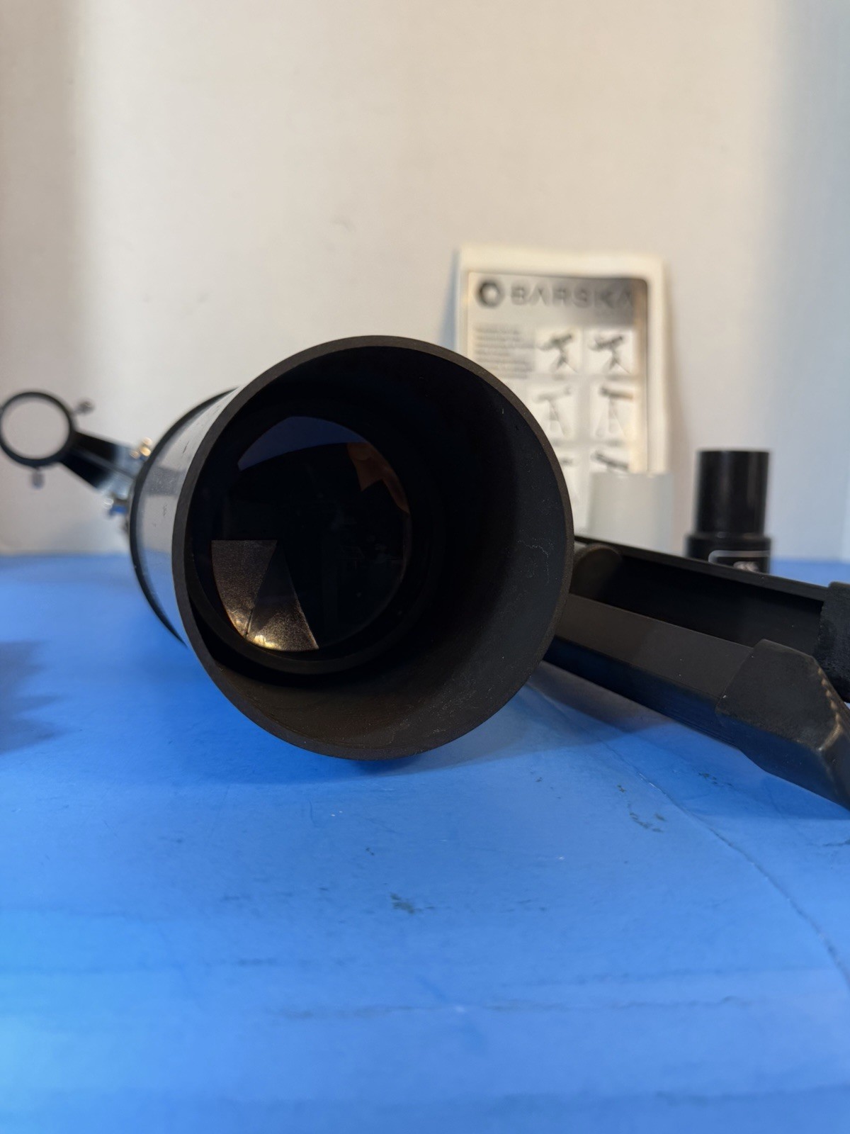 BARSKA Starwatcher refracting telescope 400×70 mm with tripod, case