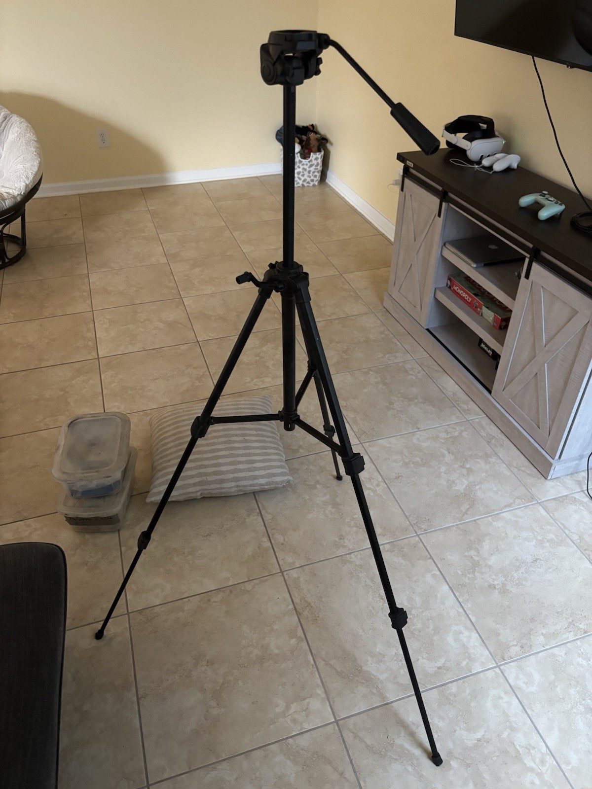 Sony VCT-R640 Aluminum Tripod Pan/Tilt Head Adjustable Legs