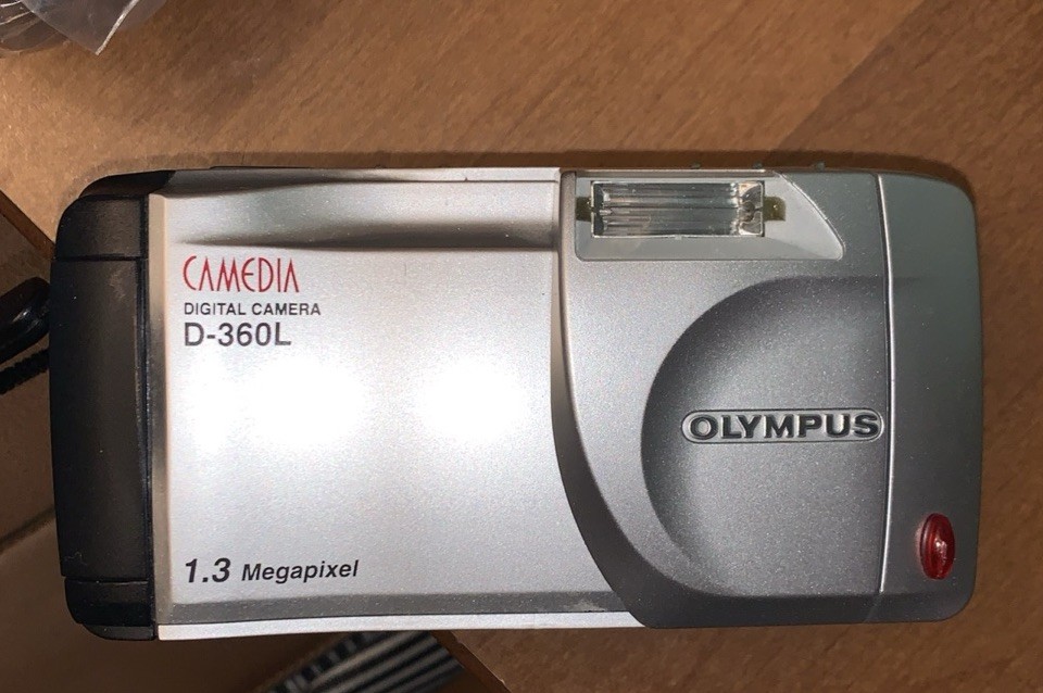 8pc Bundle! Olympus Camedia D-360L 1.3 Megapixel Digital Camera +++ TESTED
