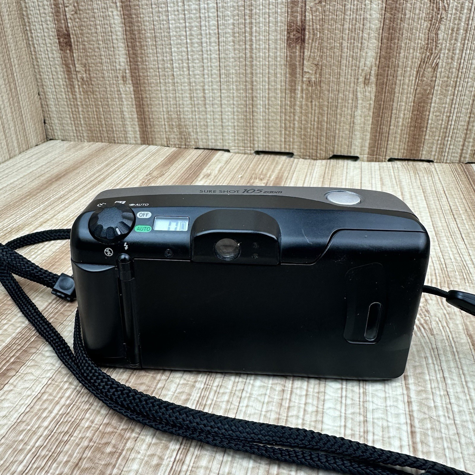 Canon Sure Shot 105 Zoom 35mm Film Camera 38-105mm SAF Taiwan
