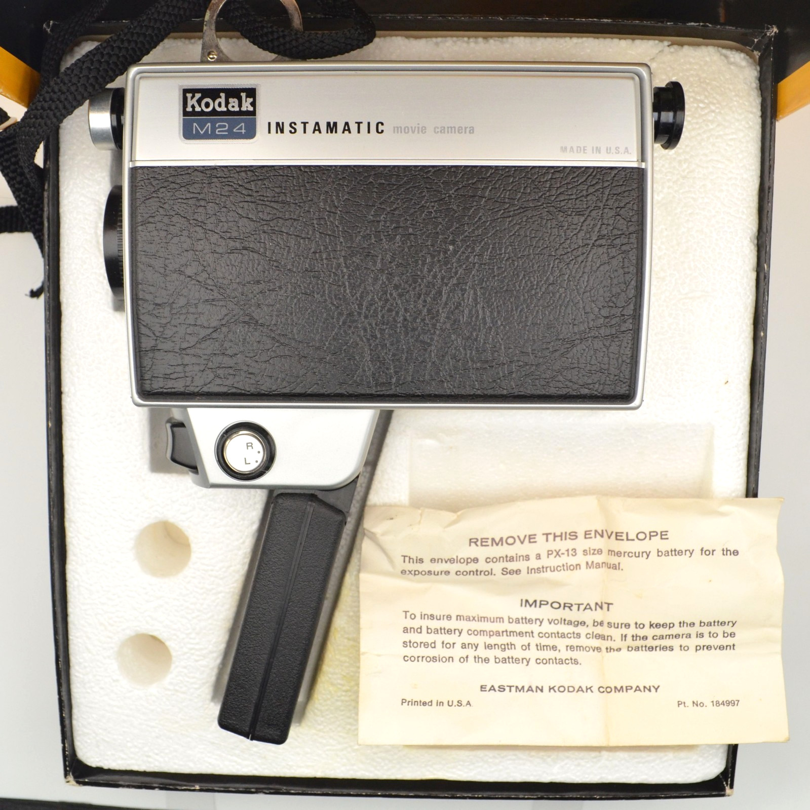 Kodak Instamatic M24 Super 8 Movie Camera Electric Eye f/2.7 in Original Box