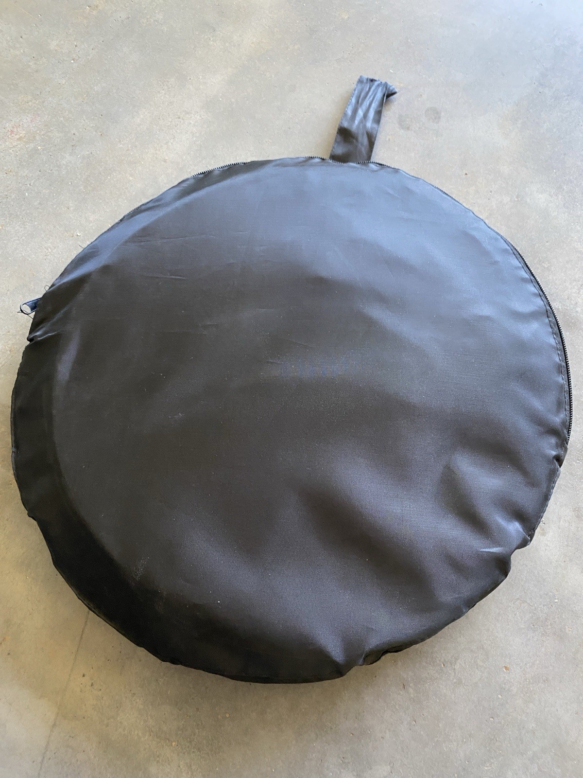 Insignia 5-in-1 42” Collapsible Light Reflector NS-DCLR42X5 Portrait Photography