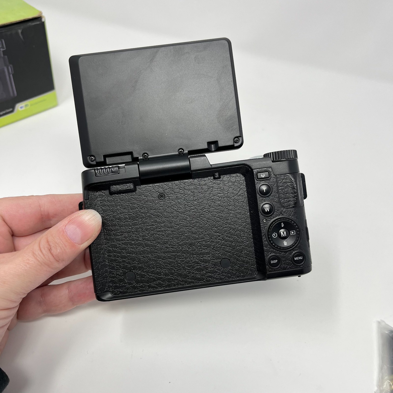 2.7K Digital Camera 24 MP Vlogging Cam Recorder Flash Handheld Photo Video Trave