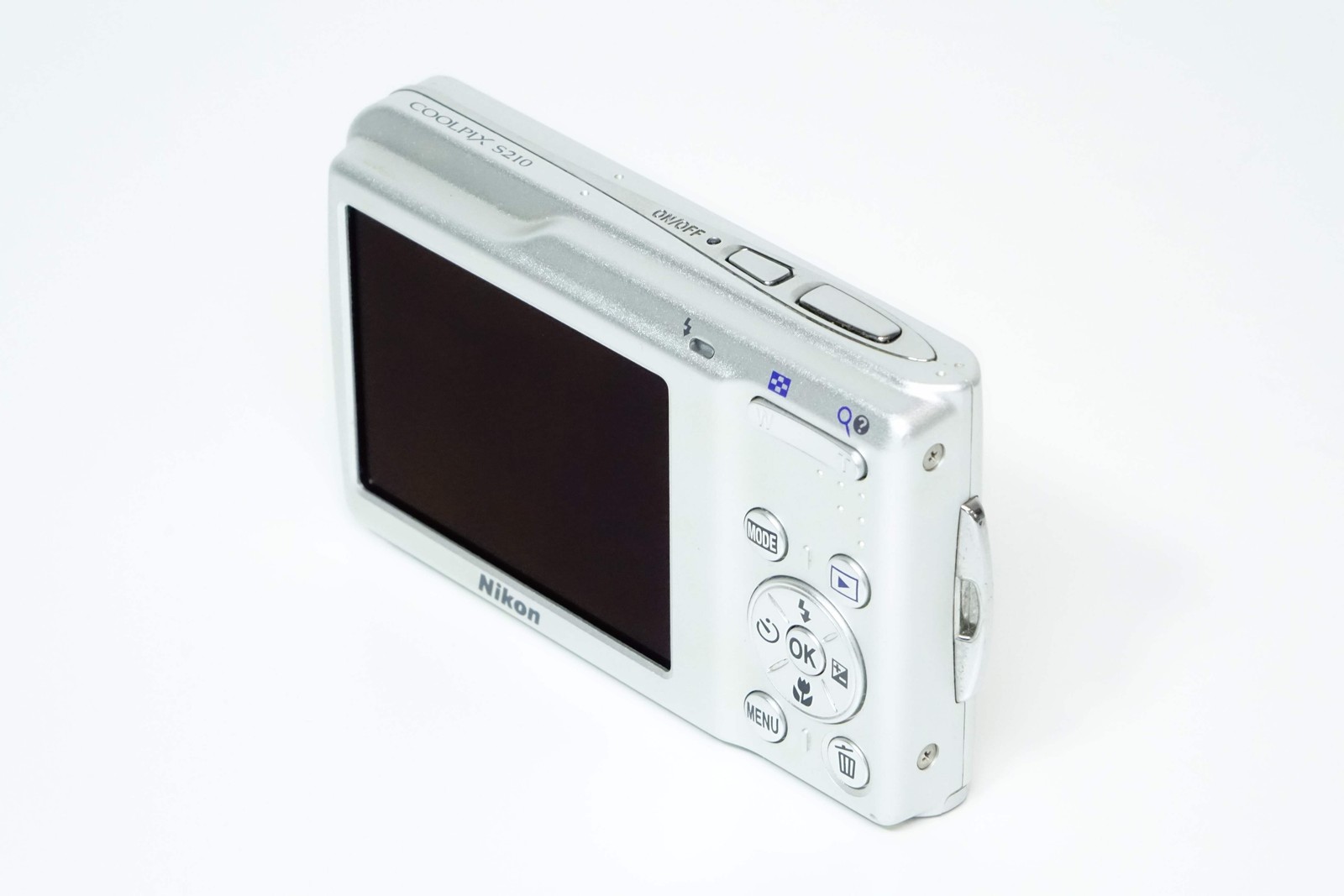 Nikon Coolpix S210 8MP Compact Camera Silver + SD – 12 MONTH WARRANTY