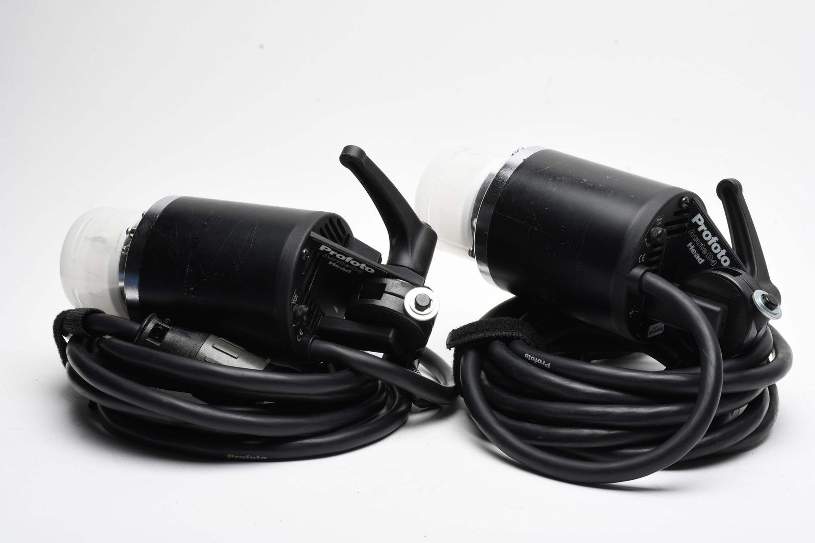 Profoto Acute 2R 1200W Flash Lighting Kit w/2 Acute D4 Heads, Case, Nice!