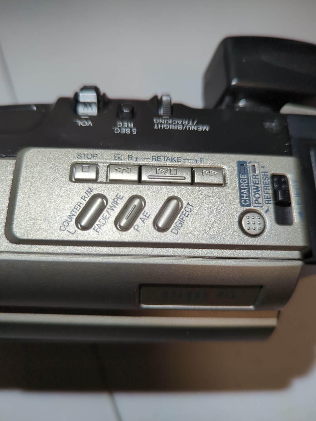 RCA AutoShot 8mm Camcorder 400X Digital Zoom 2.5″Color Screen CC6364 No Battery