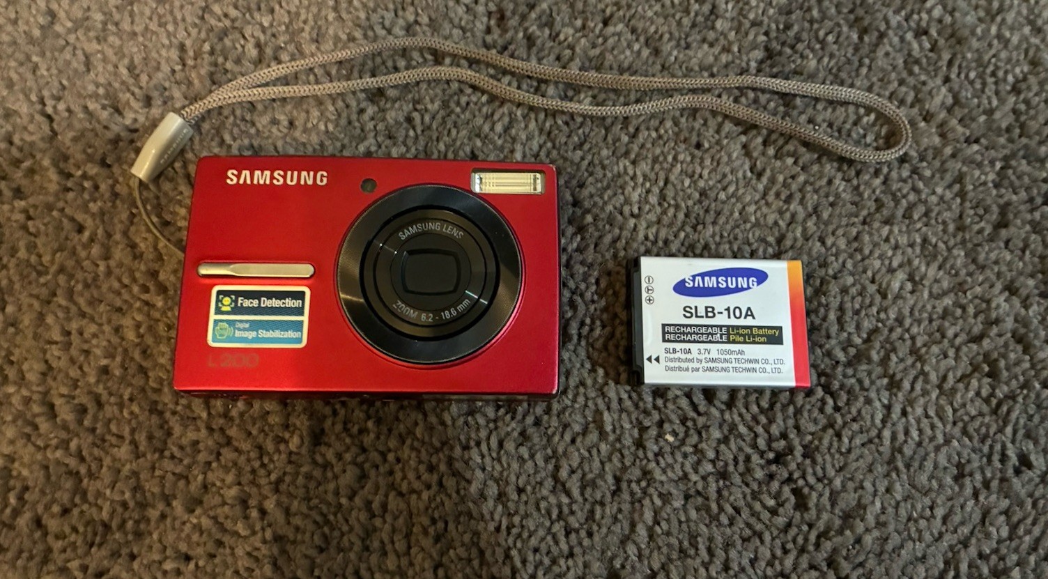 Samsung L200 L Series Compact Digital Camera Red 10.2 MP 3x Optical Zoom Audio