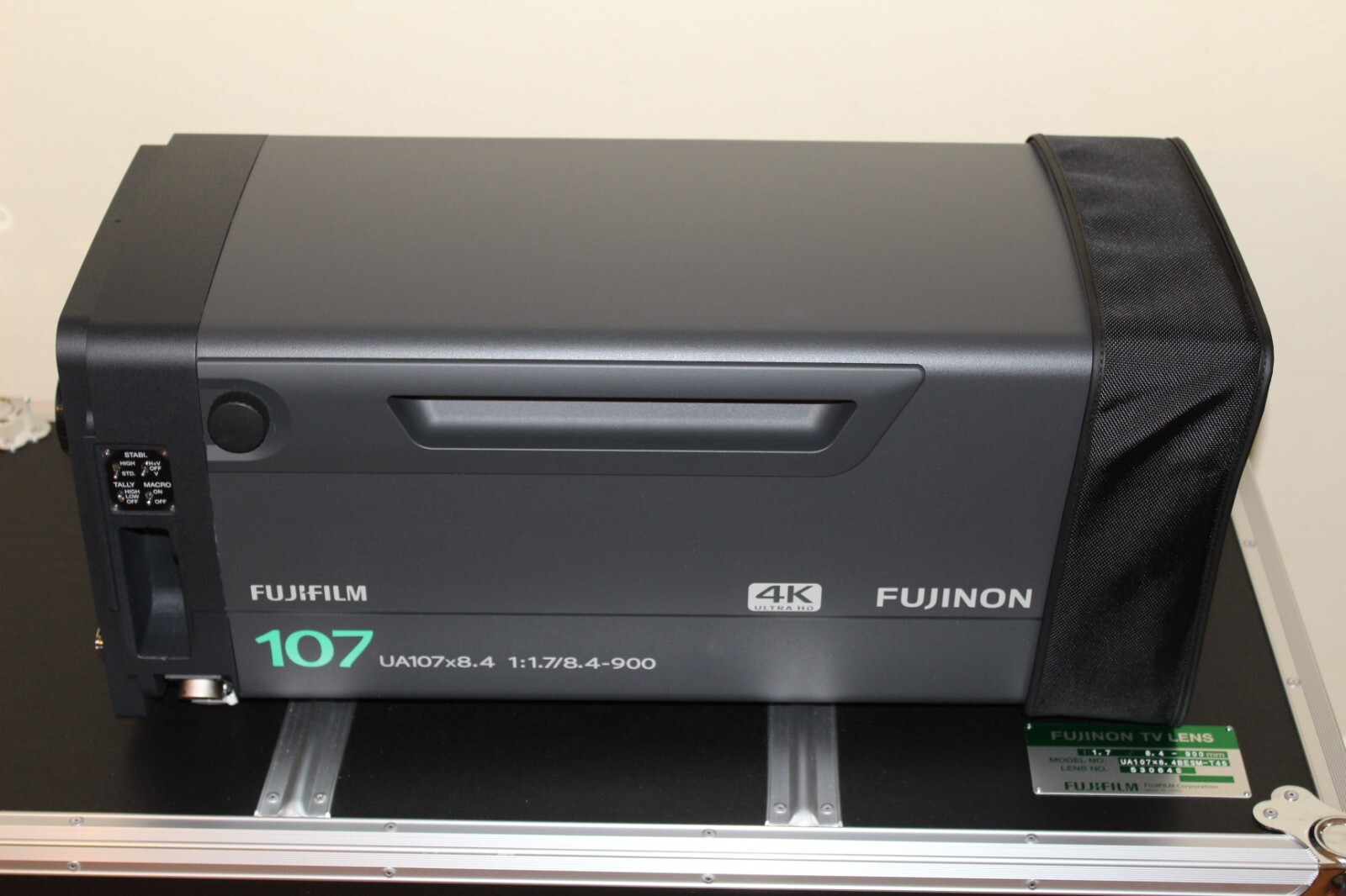 Fujinon UA107x8.4 BESM-T45 4K Premier Television Camera Lens B4 mount lens