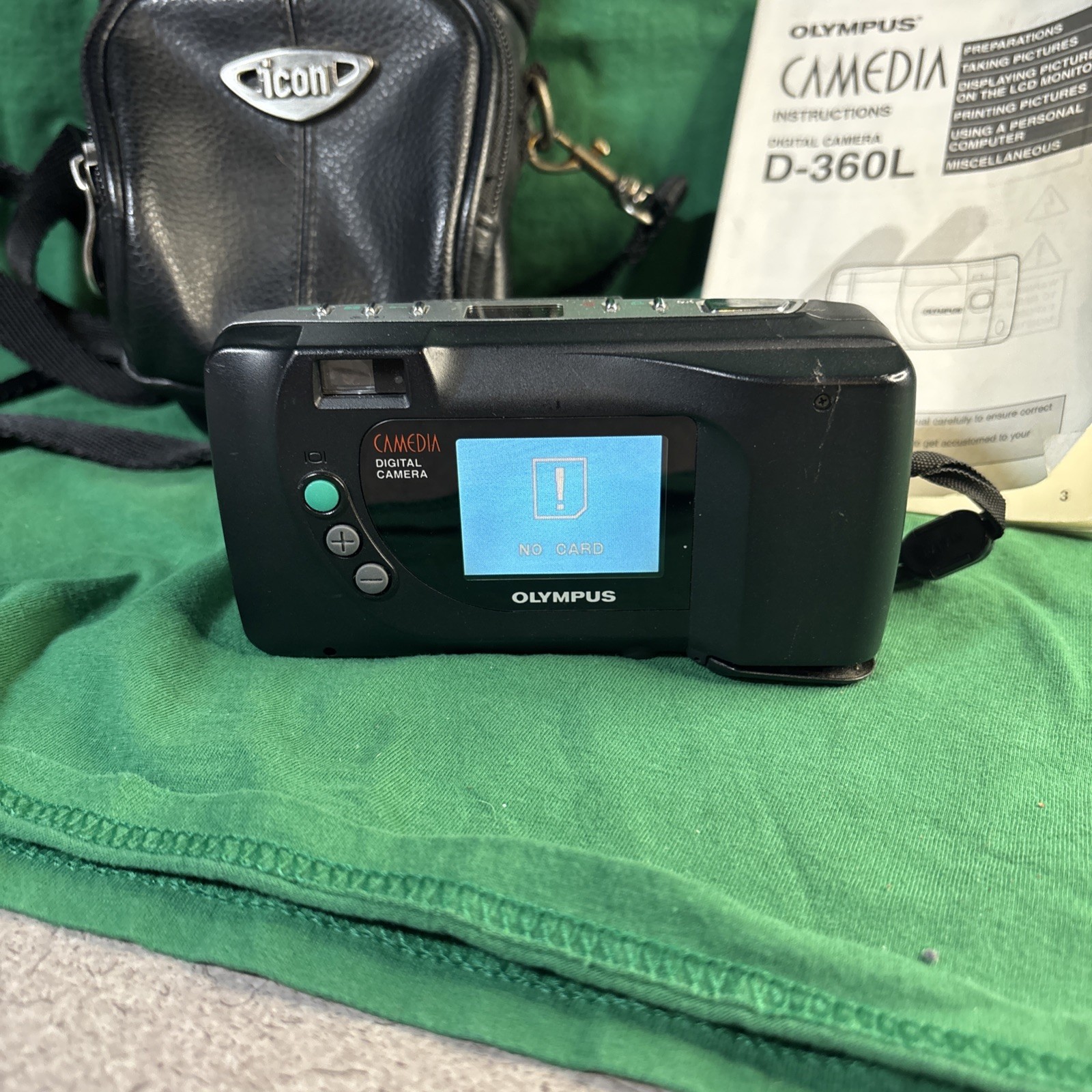 Olympus Camedia D-360L W/Case See Description