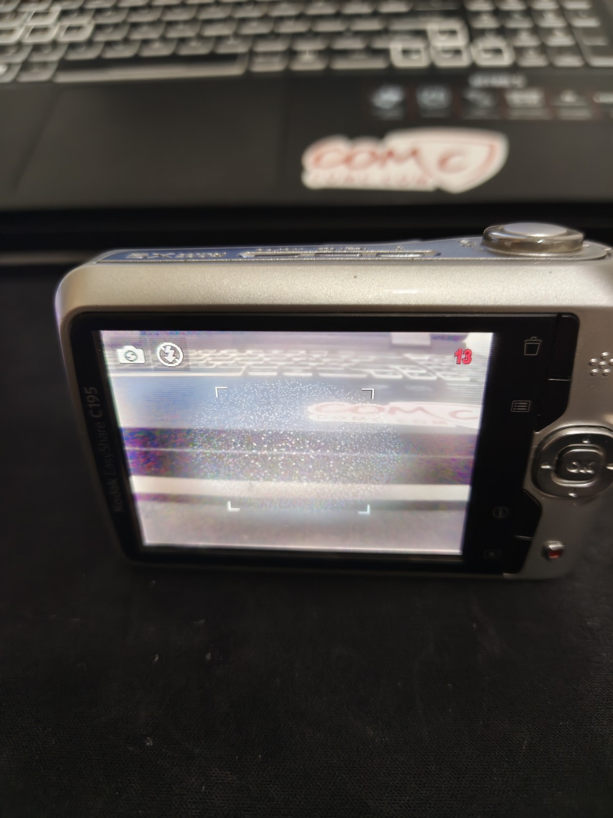 Kodak EasyShare C195 14MP 5x Zoom 3in LCD(screen is slightly damaged) Silver