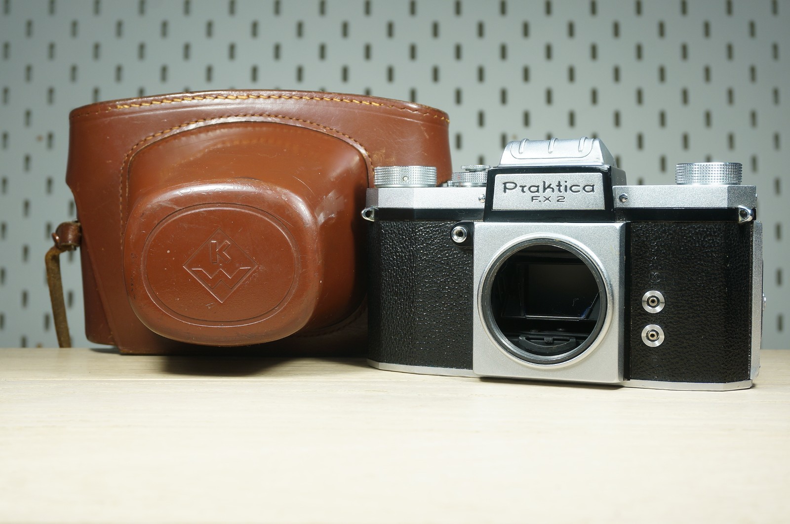 KW PRAKTICA F. X 2, SLR camera, M42 mount + leather case ( FX 2, FX2) #306304