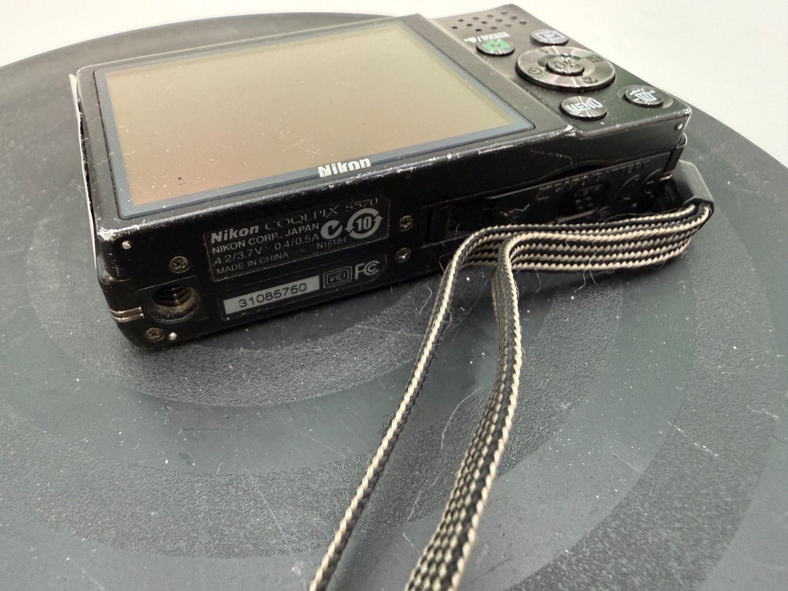 Nikon COOLPIX S570 12MP Digital Camera 5x Optical Zoom Black -Tested- Repair
