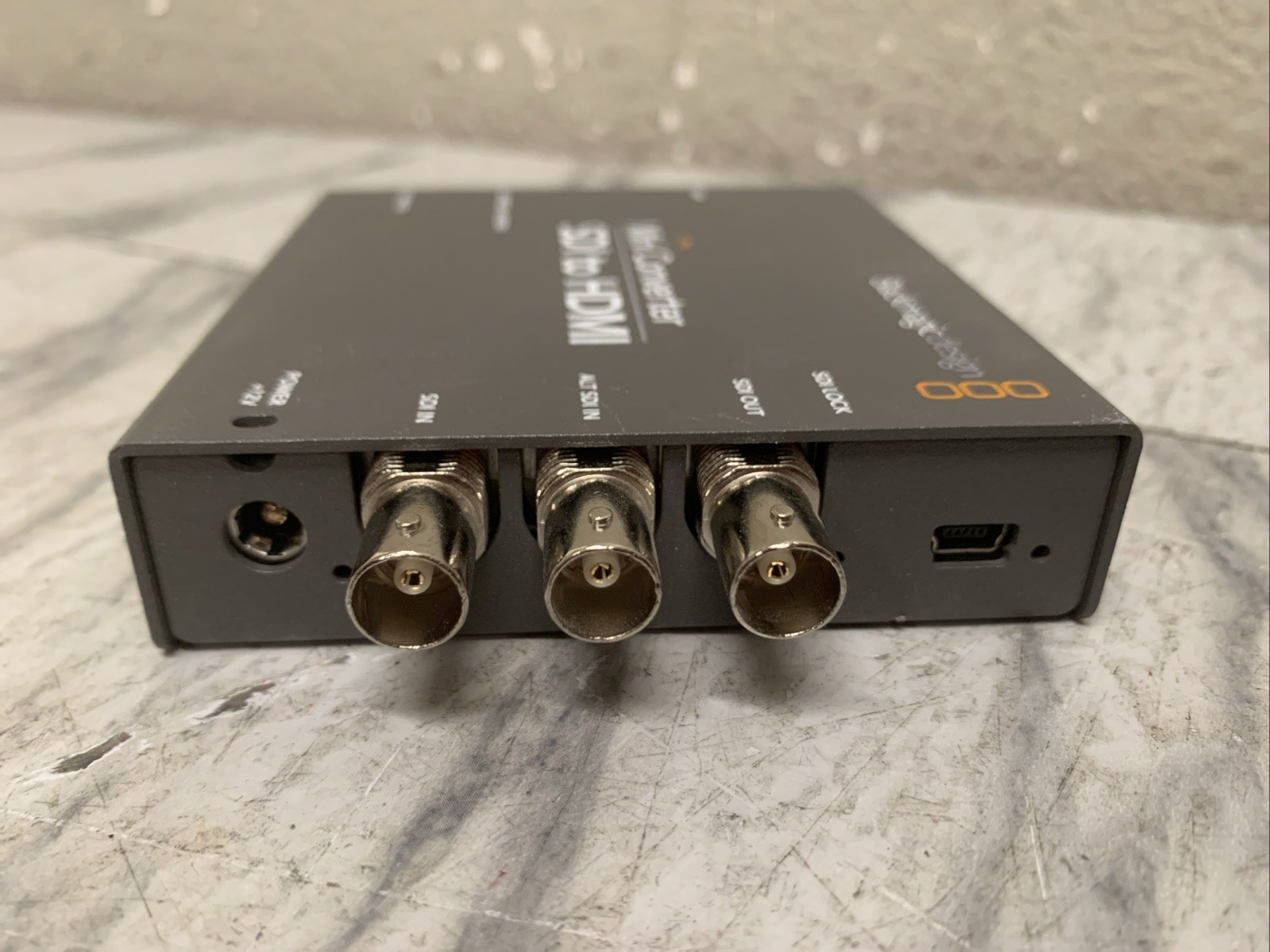 Blackmagic Design Mini Converter SDI to HDMI Only Works Great! No Power Supply.