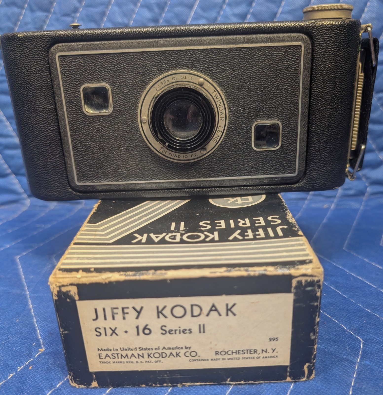 1940s JIFFY KODAK SIX-16 SERIES II FOLDING CAMERA w/ TWINDAR LENS & ORIGINAL BOX